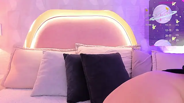 Snapshot of angeline_teen chatting on July 30, 12:15 pm angeline teen online show from July 30, 12:15 pm