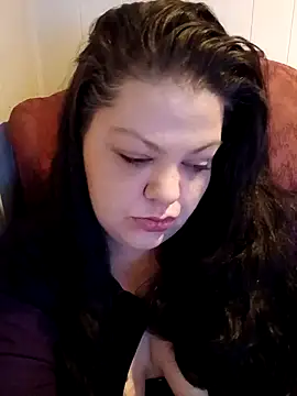 Snapshot of winterpawg chatting on December 8, 8:41 am winterpawg online show from December 8, 8:41 am