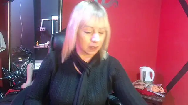 KLOE PIELL online show from October 22, 5:34 pm