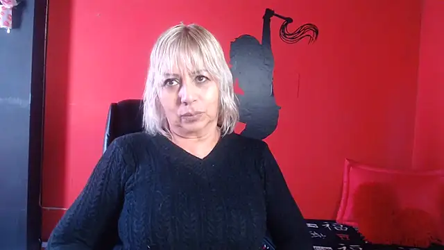 Snapshot of KLOE_PIELL chatting on June 10, 4:39 pm KLOE PIELL online show from June 10, 4:39 pm