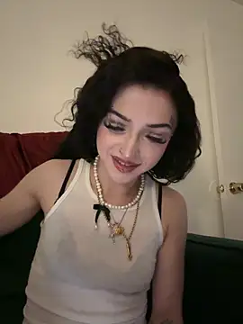 Snapshot of exoticmisfitt chatting on April 18, 6:50 am exoticmisfitt online show from April 18, 6:50 am