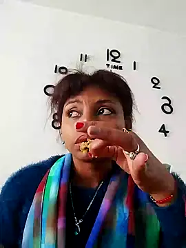 Snapshot of Lizeth_rey1 chatting on February 16, 6:43 pm Lizeth rey1 online show from February 16, 6:43 pm