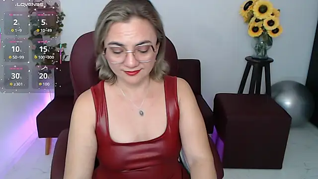 Snapshot of Ghada_milf chatting on May 9, 10:59 pm Ghada milf online show from May 9, 10:59 pm