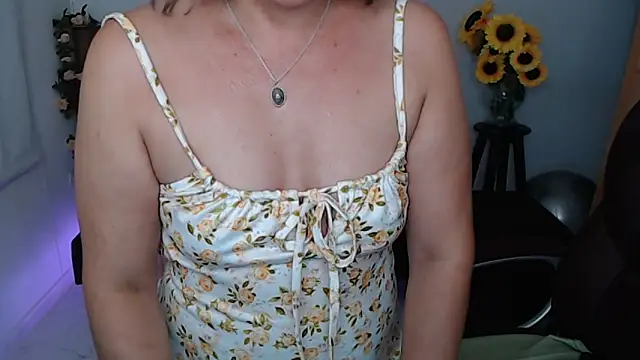 Snapshot of Ghada_milf chatting on May 15, 11:34 pm Ghada milf online show from May 15, 11:34 pm