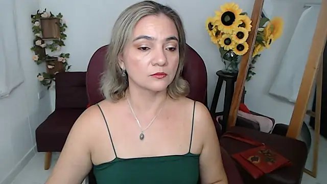 Snapshot of Ghada_milf chatting on June 1, 11:50 pm Ghada milf online show from June 1, 11:50 pm