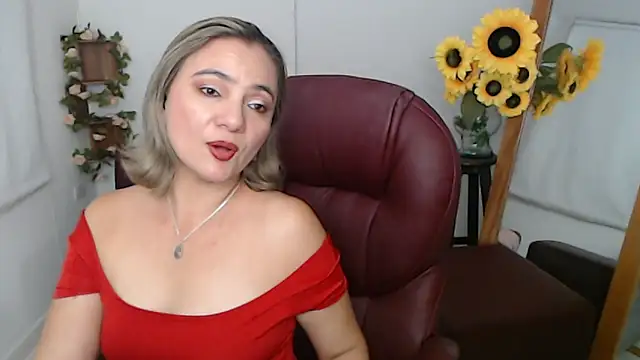 Snapshot of Ghada_milf chatting on June 12, 10:30 pm Ghada milf online show from June 12, 10:30 pm