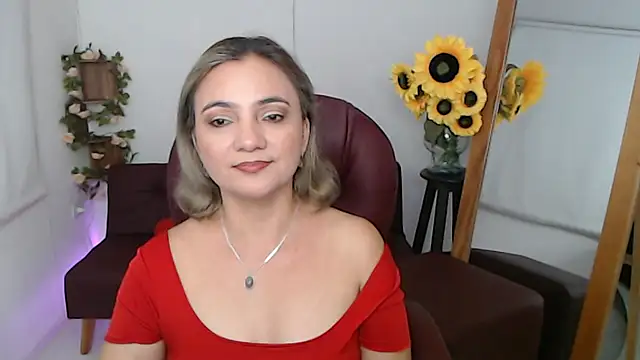 Snapshot of Ghada_milf chatting on June 19, 11:41 pm Ghada milf online show from June 19, 11:41 pm