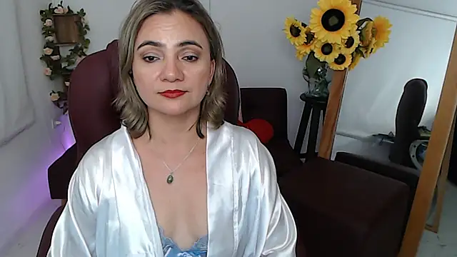 Snapshot of Ghada_milf chatting on July 4, 11:11 pm Ghada milf online show from July 4, 11:11 pm