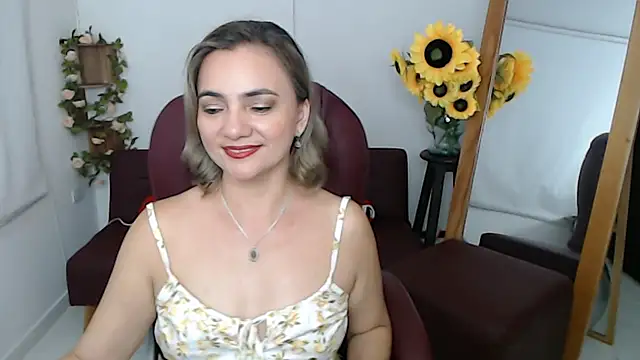 Snapshot of Ghada_milf chatting on July 14, 10:37 pm Ghada milf online show from July 14, 10:37 pm