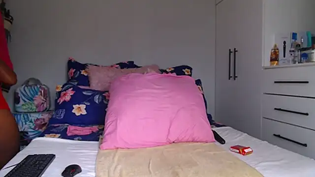 Snapshot of Amberbela chatting on November 28, 2:42 pm Amberbela online show from November 28, 2:42 pm