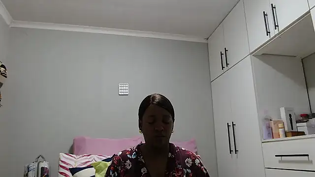 Amberbela online show from May 2, 3:50 pm