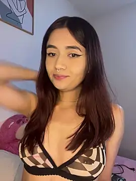 Snapshot of HallieLemon1 chatting on January 5, 1:56 am HallieLemon1 online show from January 5, 1:56 am