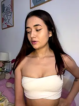 Snapshot of HallieLemon1 chatting on October 12, 2:21 am HallieLemon1 online show from October 12, 2:21 am