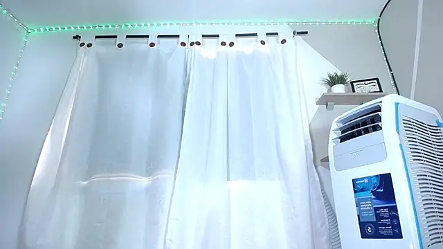 Hillary queen online show from January 10, 3:37 pm