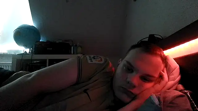 Nicolasjlhkjzl online show from April 3, 12:47 pm