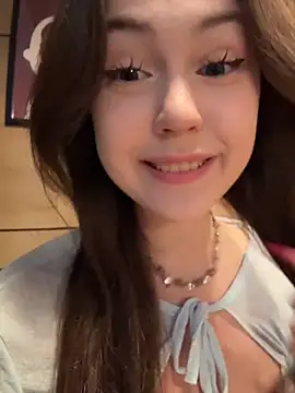 Snapshot of Peachy_Dream chatting on June 10, 4:28 pm Peachy Dream online show from June 10, 4:28 pm