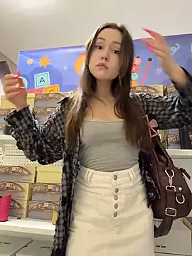 Snapshot of Peachy_Dream chatting on June 13, 4:27 pm Peachy Dream online show from June 13, 4:27 pm