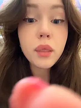 Snapshot of Peachy_Dream chatting on June 19, 5:28 pm Peachy Dream online show from June 19, 5:28 pm