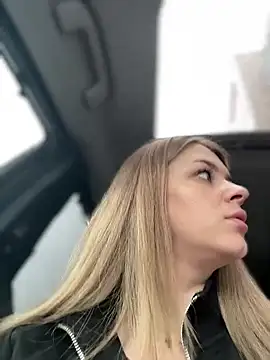 Love Bri online show from March 3, 11:00 am