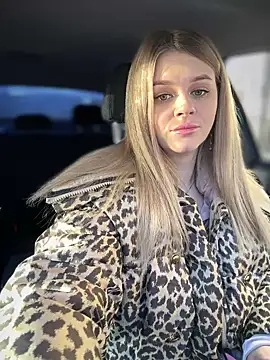 Love Bri online show from March 22, 5:17 am