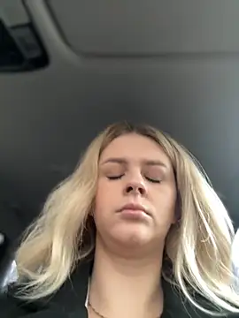 Love Bri online show from October 30, 10:06 am