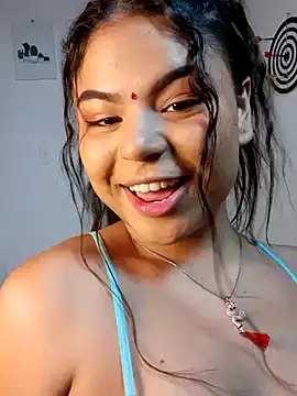 Cleo hills online show from December 10, 1:33 pm