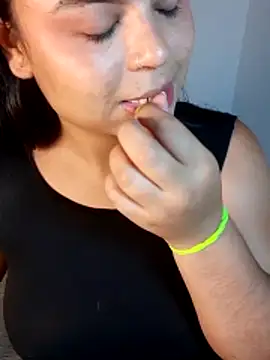 Cleo hills online show from December 27, 4:10 pm