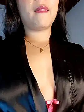 Cleo hills online show from January 25, 1:30 pm