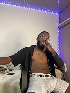 Snapshot of Jacksonking27 chatting on July 18, 12:04 am Jacksonking27 online show from July 18, 12:04 am
