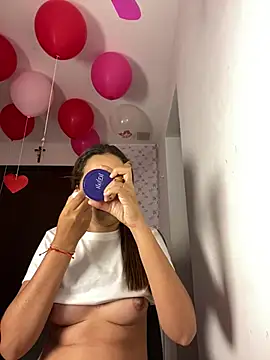 Snapshot of Penelope-Hot chatting on February 15, 9:37 pm Penelope-Hot online show from February 15, 9:37 pm