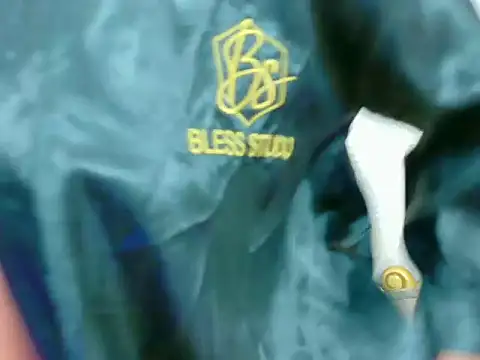 Snapshot of BellahColucci chatting on May 23, 12:20 pm BellahColucci online show from May 23, 12:20 pm