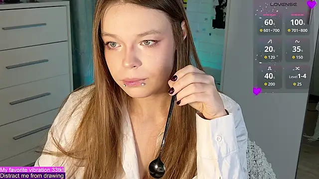 ValBae online show from September 28, 8:03 pm