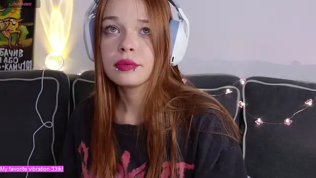 ValBae online show from November 15, 9:54 pm