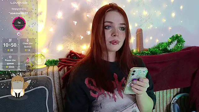 ValBae online show from December 13, 9:42 pm