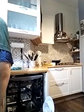 Snapshot of Frabox65 chatting on February 9, 5:44 am Frabox65 online show from February 9, 5:44 am