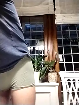 Snapshot of Frabox65 chatting on February 16, 5:47 am Frabox65 online show from February 16, 5:47 am