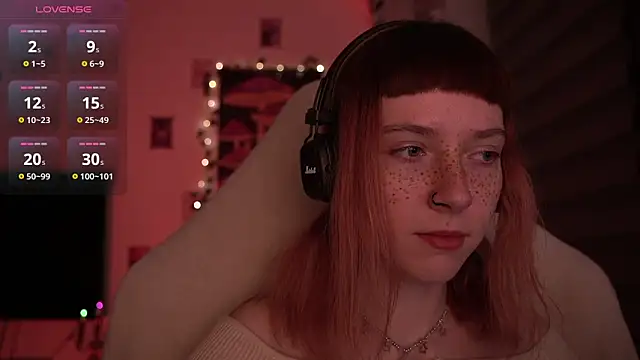 Snapshot of juliapie chatting on December 7, 3:47 am juliapie online show from December 7, 3:47 am