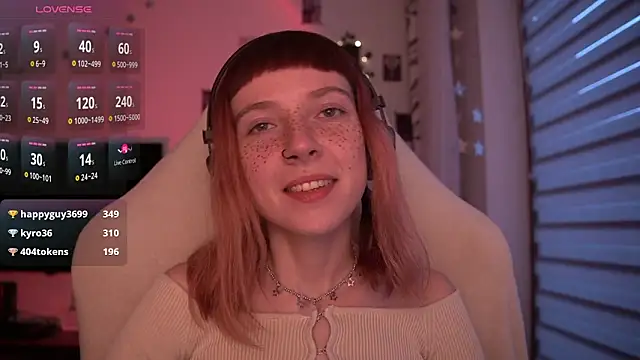 Snapshot of juliapie chatting on December 7, 6:54 am juliapie online show from December 7, 6:54 am