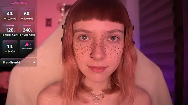 Snapshot of juliapie chatting on December 16, 2:57 am juliapie online show from December 16, 2:57 am