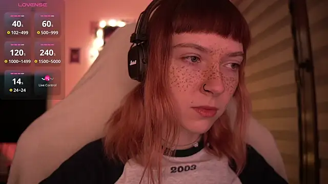 Snapshot of juliapie chatting on December 22, 5:34 am juliapie online show from December 22, 5:34 am