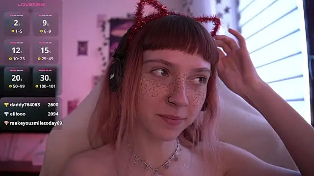 Snapshot of juliapie chatting on December 25, 1:41 pm juliapie online show from December 25, 1:41 pm