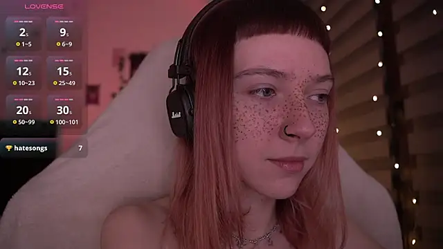 Snapshot of juliapie chatting on January 11, 6:14 am juliapie online show from January 11, 6:14 am