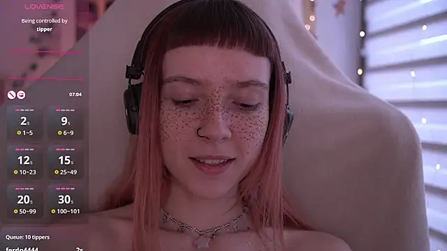 Snapshot of juliapie chatting on January 11, 12:18 pm juliapie online show from January 11, 12:18 pm