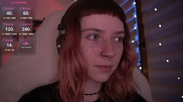 Snapshot of juliapie chatting on January 12, 6:49 am juliapie online show from January 12, 6:49 am