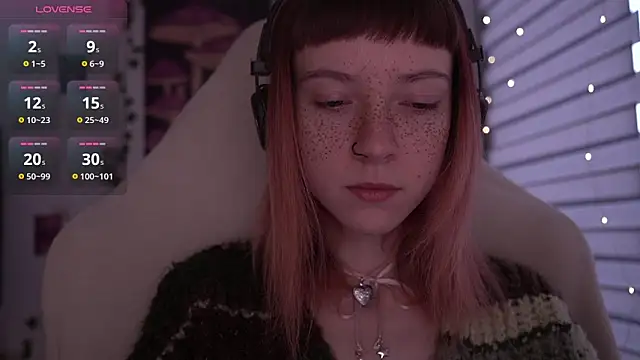 Snapshot of juliapie chatting on February 9, 6:22 am juliapie online show from February 9, 6:22 am