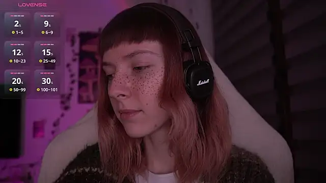 Snapshot of juliapie chatting on February 20, 5:01 am juliapie online show from February 20, 5:01 am