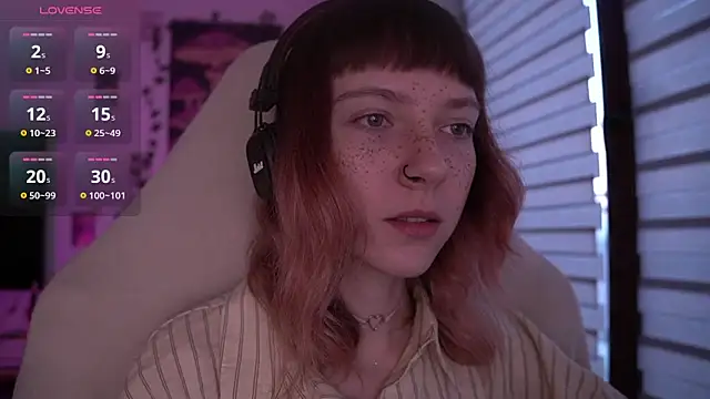 Snapshot of juliapie chatting on March 7, 5:29 am juliapie online show from March 7, 5:29 am