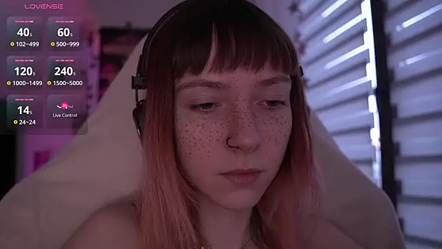 Snapshot of juliapie chatting on March 11, 5:38 am juliapie online show from March 11, 5:38 am