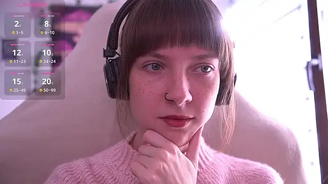 Snapshot of juliapie chatting on October 2, 7:37 am juliapie online show from October 2, 7:37 am