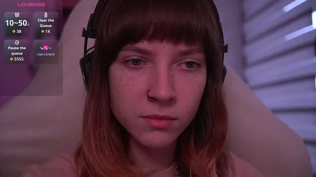 Snapshot of juliapie chatting on October 9, 7:06 am juliapie online show from October 9, 7:06 am